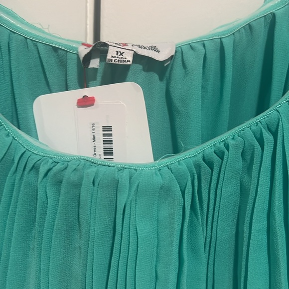 Women’s off shoulder dress with tags size 1X strapless - Picture 3 of 4